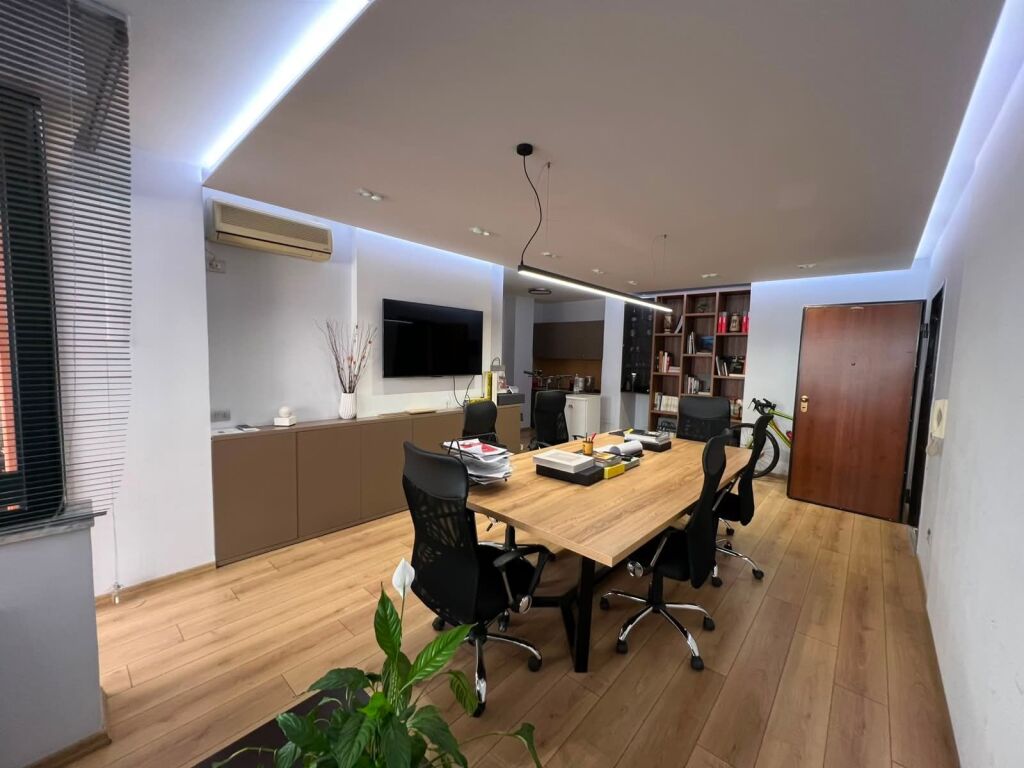 Affitto | Apartament 2 + 1 | 21 Dhjetori | 600 €/mese
