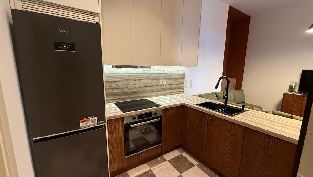 Apartment 1+1 For Rent in Pazari i Ri, Tirana - 700€