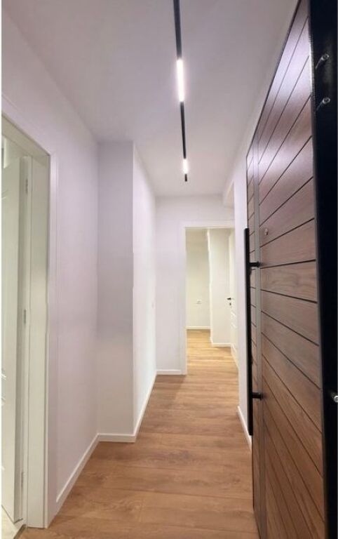 Shitet Apartament 1+1 21 Dhjetori