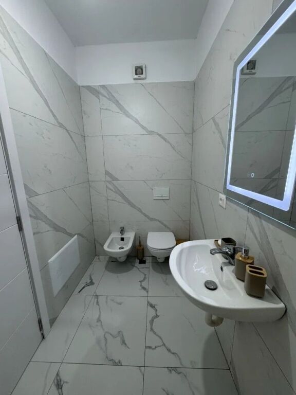 Apartament 2+1 per qera 5 Maji !