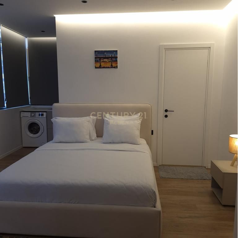 Shitet Apartament 2+1 !
