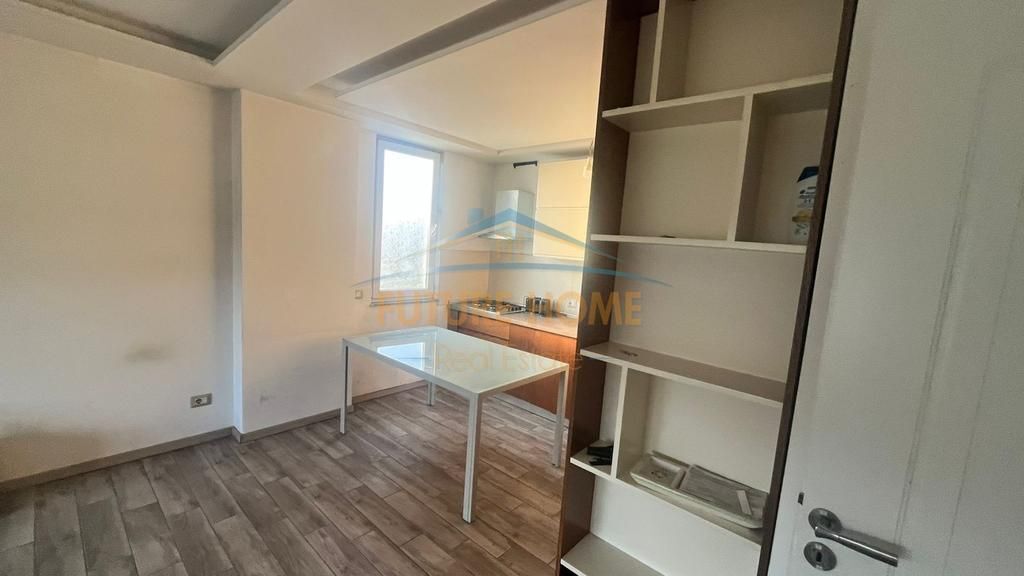 Shitet, Apartament 2+1+2, Unaza e Re.