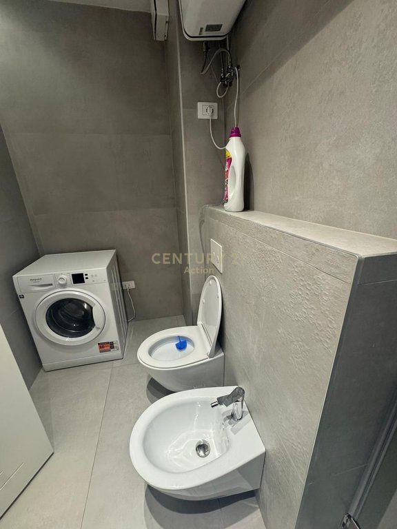 Jepet me qira apartament 1+1 – Komuna e Parisit