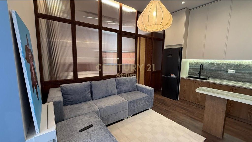 Apartment 1+1 For Rent in Pazari i Ri, Tirana - 700€