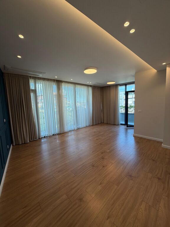 🏢 JEPET ME QIRA AMBIENT ZYRASH – LAKE VIEW