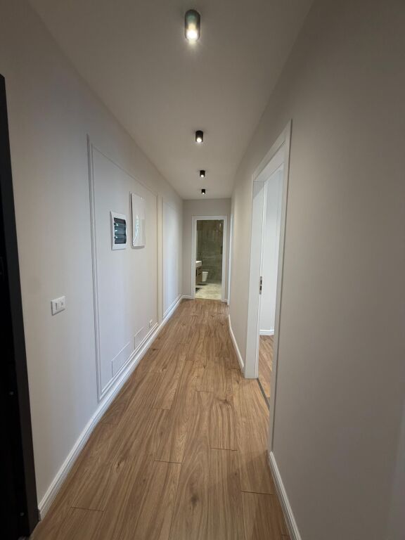ZYRE ME QERA TEK LAKE VIEW RESIDENCE