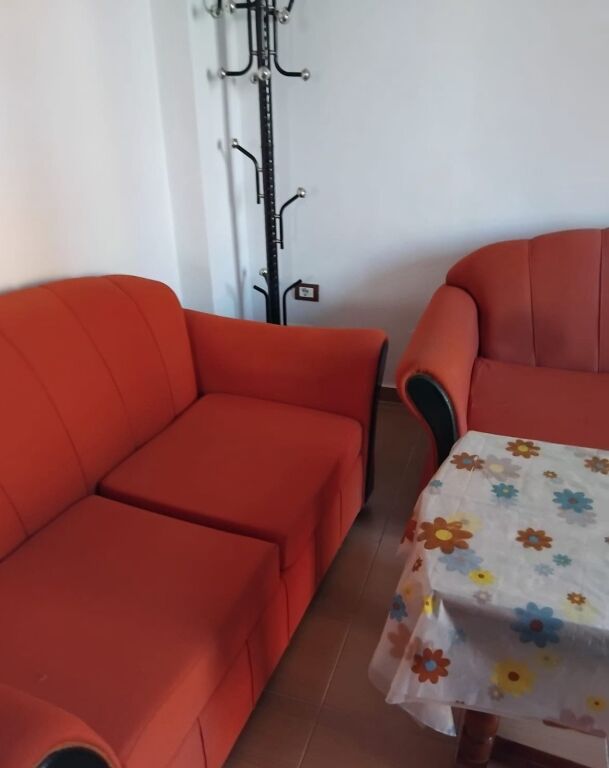 Rent | Shtëpi private 1 + 1 | Rruga Jordan Misja | 300 €/month
