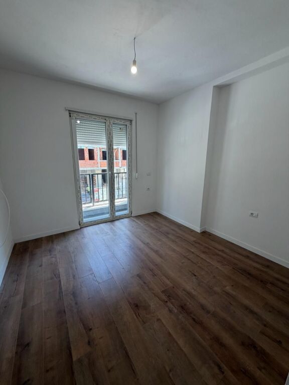 Shitet apartament 2+1+2 i perfunduar tek Univers City