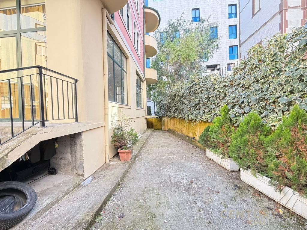 VILE KATER KATESHE PER QIRA TEK KOPSHTI ZOOLOGJIK! 2,500 € /Muaj