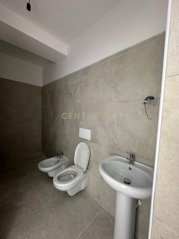 Apartment 1+1 for sale in Mali i Robit !