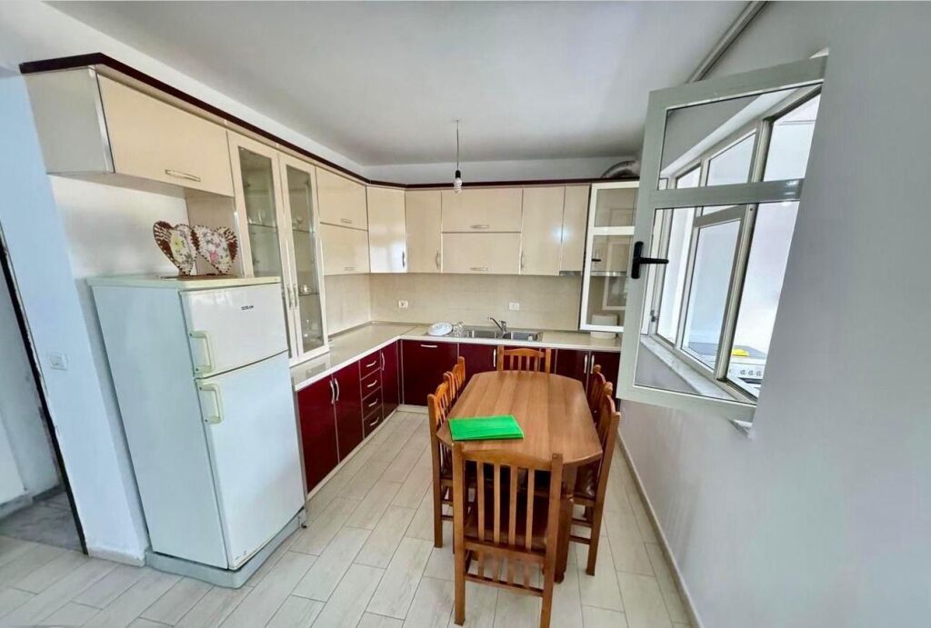 Apartament 2+1, Kthesa e Kamzes!