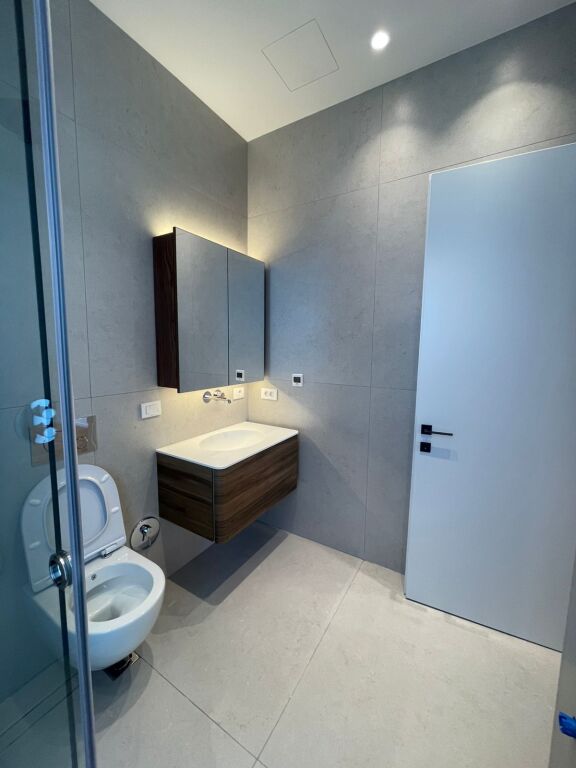 🏡 Jepet me qira apartament 2+1+2 + Post Parkimi 📍 Kompleksi Delijorgji