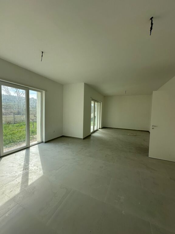 🏡 Villa su 3 Piani in Vendita – Collina Verde, vicino a TEG