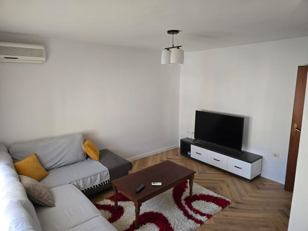Apartament 1+1 me qira te Liceu artistik