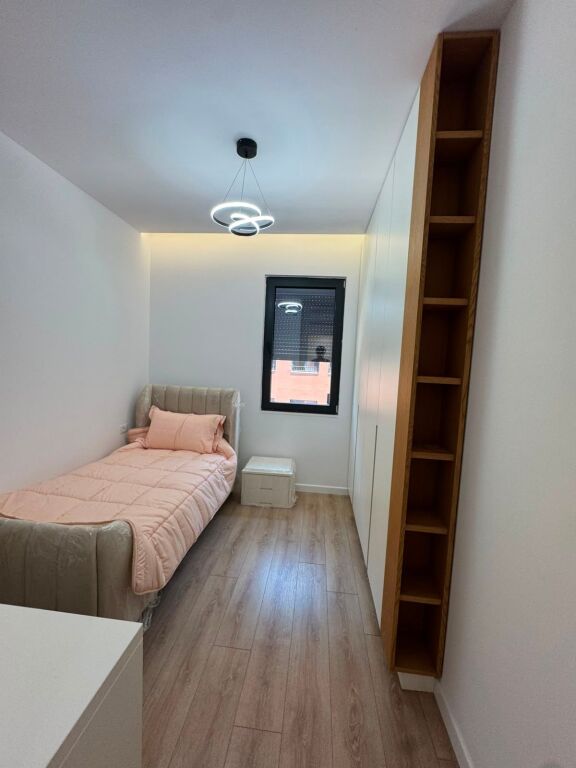 SHITET APARTAMENT 2+1+2 +POST PARKIMI  , RRUGA E ELBASANIT PRANE XIBRAKUT