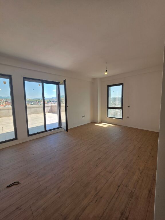 VENDESI APPARTAMENTO 2+1+2  Green Harmony Residence 📍 Via Xhanfize Keko, Tirana