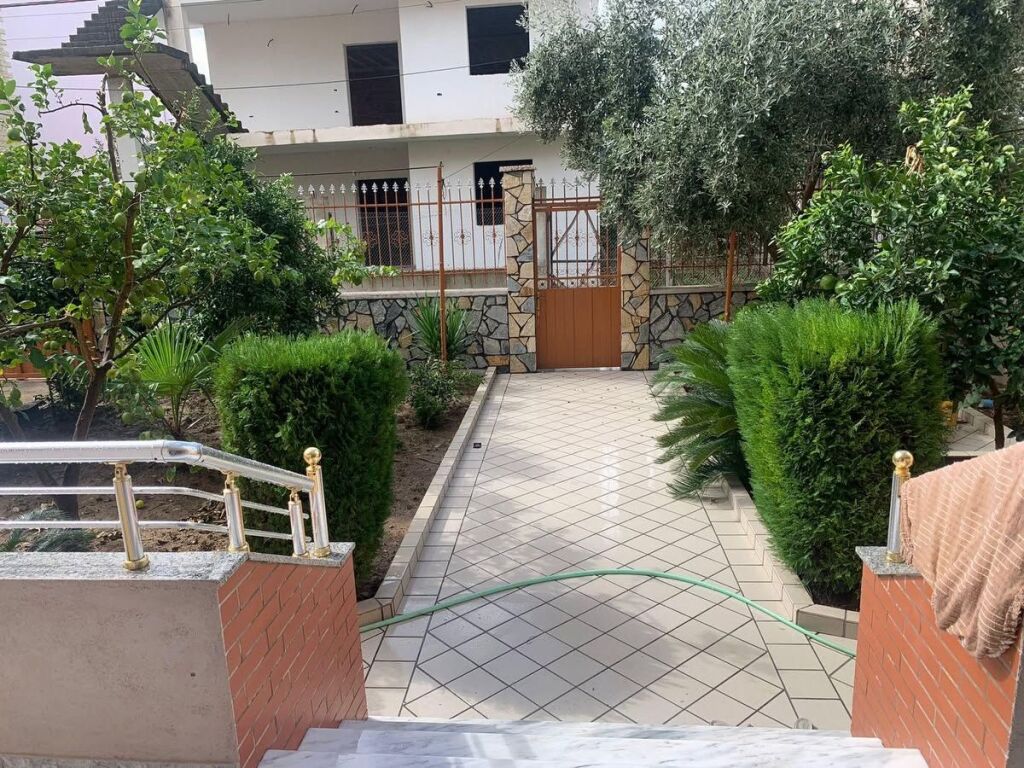 Apartment 1+1 for rent, located on the first floor of a private house, ideal for comfortable living.
