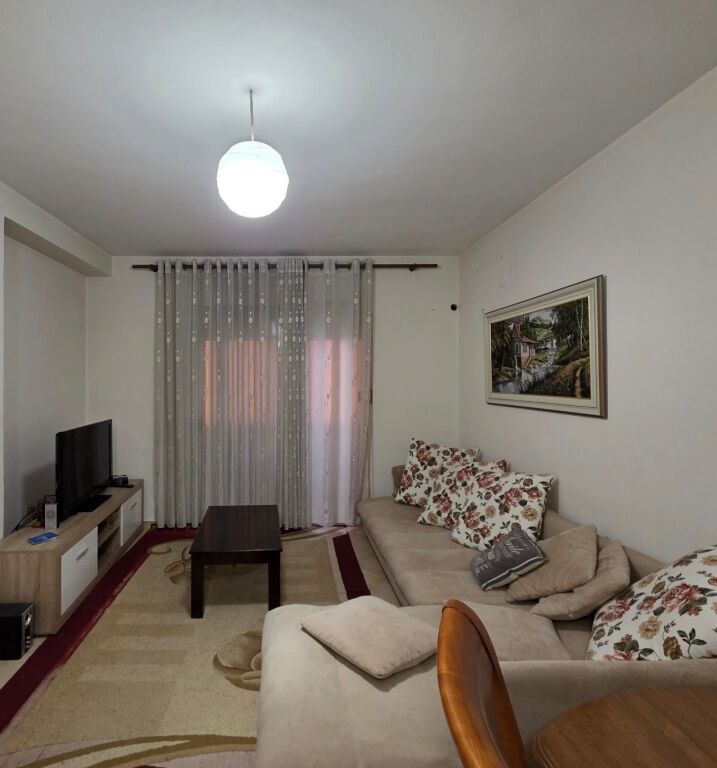 Astir prane Viles L jepet apartament me qera 2+1+2wc
