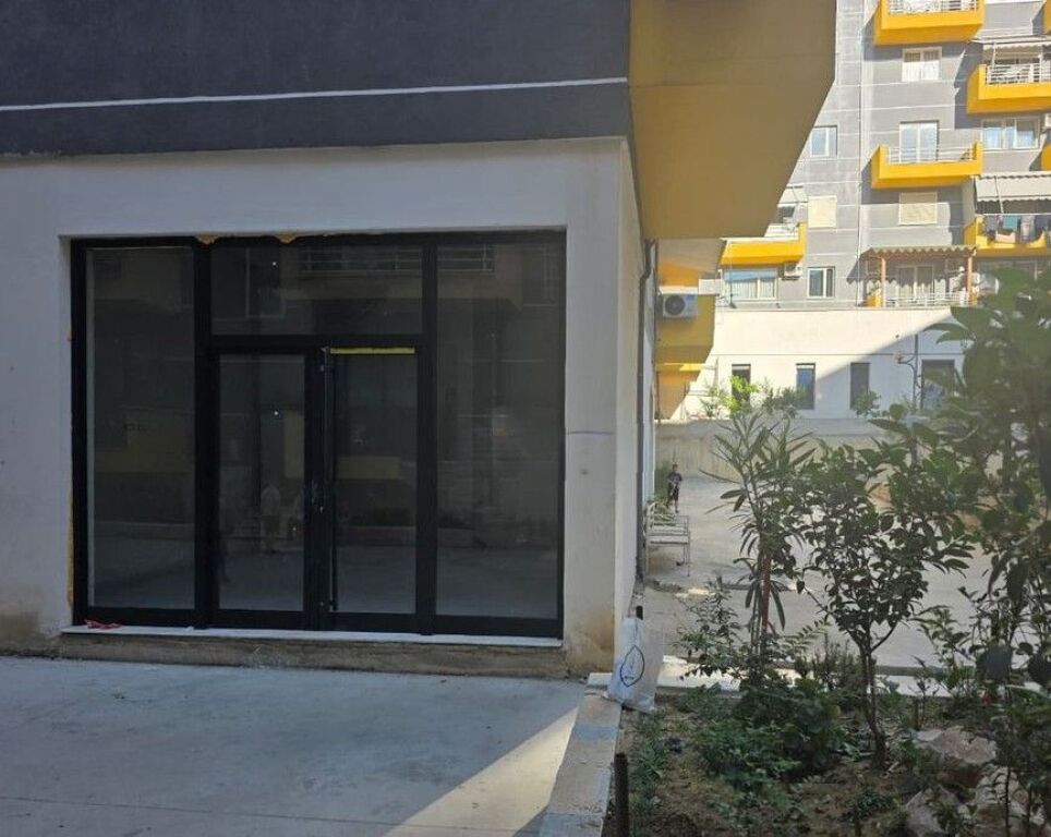 Commercial space for sale at Tom Doshi residence