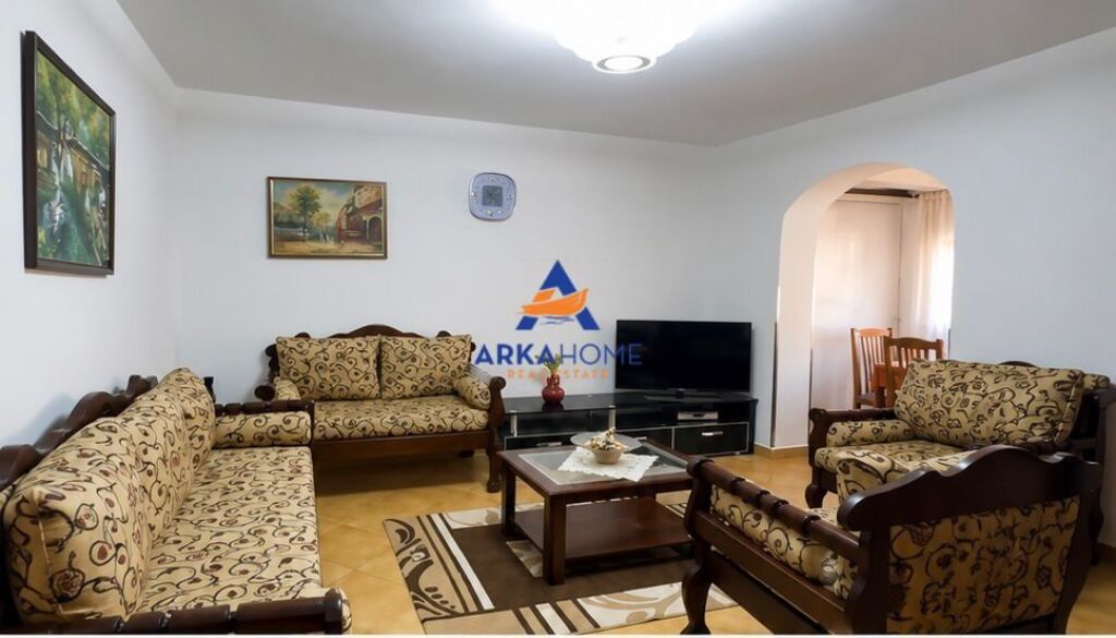 APARTMENT 2+1 FOR RENT "AT THE NEW MARKET" 60,000 LEKE