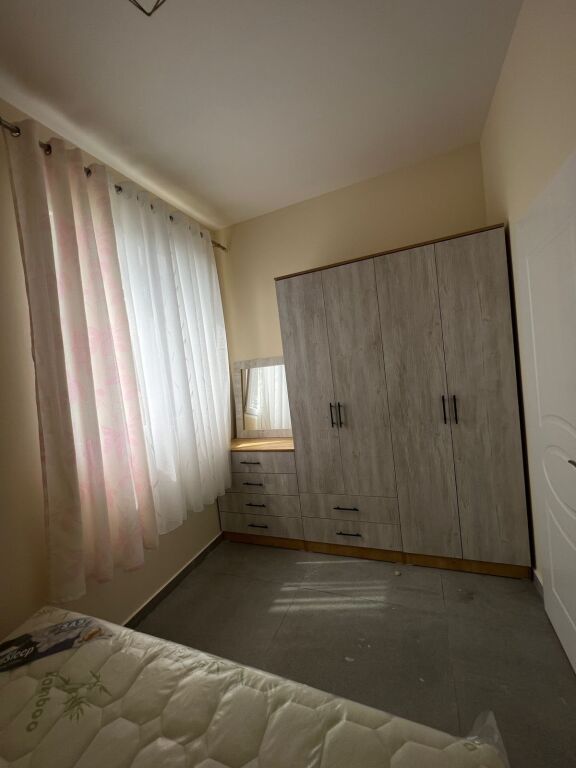 Qera | Apartament 1 + 1 | Shkolla e Bashkuar | 400 €/muaj