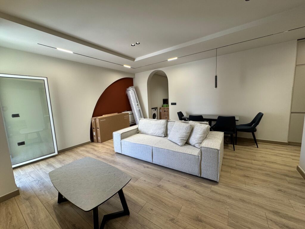 Jepet apartament me qera 1+1 Vollga