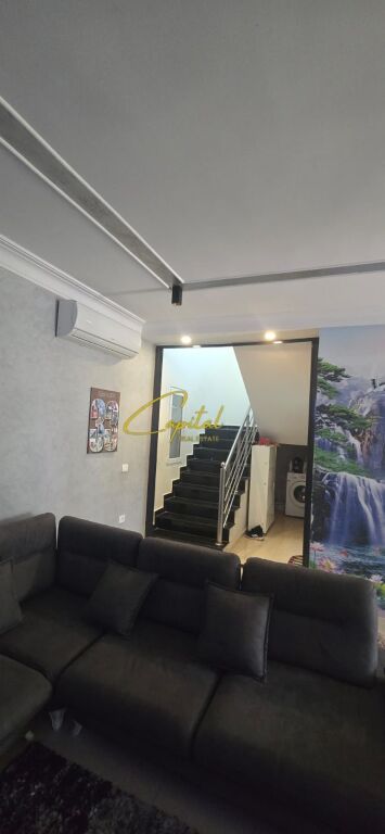 VILE PRIVATE ME QIRA 180 M2 BALDUSHK 1.500 EURO