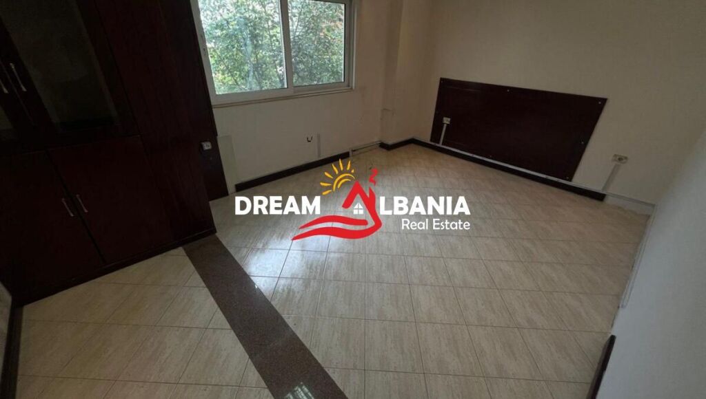 Shitet Apartament te Mine Peza prane Prokuroris  3+1 (ID4131506)
