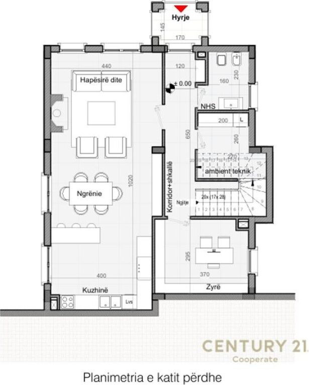 SALE! VILLA FOR SALE IN ROLLING HILLS LAKE