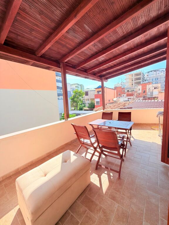 JEPET ME QERA APARTAMENT 3+2 PRANE ALBANIAN COLLEGE, DURRES