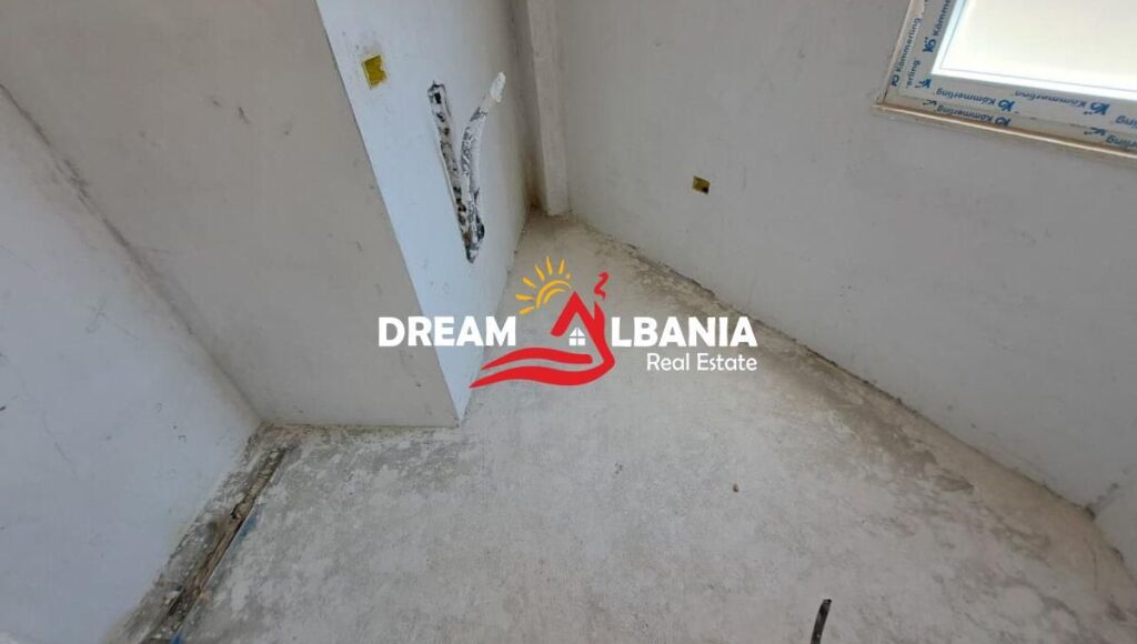 Apartament 2+1 ne shitje tek liqeni I thate prane Radisson Hotel ne Tirane (ID 5121001)