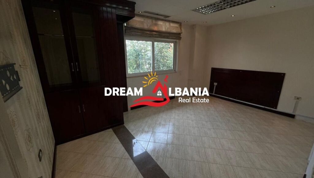 Shitet Apartament te Mine Peza prane Prokuroris  3+1 (ID4131506)
