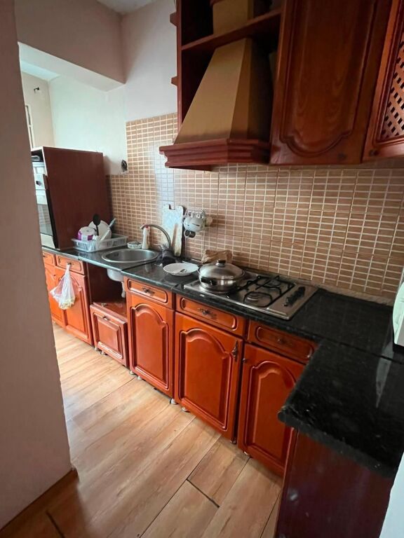 Appartamento 2+1 in affitto a Brryli / dietro la scuola Andon Zako Cajupi