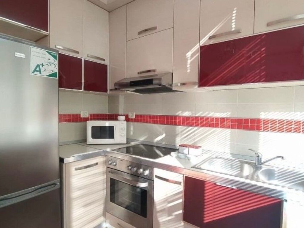 Appartamento 1+1 in Vendita a Komuna e Parisit