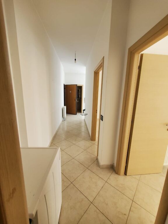 ZYRE ME QERA 110 M2 KOMUNA E PARISIT 1430 EURO FH-81361