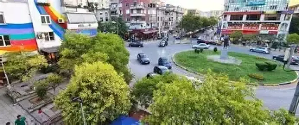 ZYRE ME QIRA PRANE SHKOLLES PETRO NINI