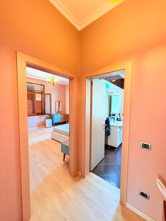 JEPET ME QERA APARTAMENT 3+2 PRANE ALBANIAN COLLEGE, DURRES