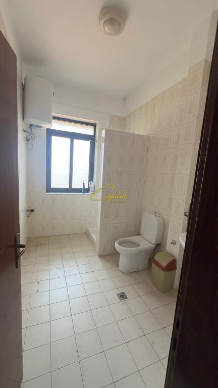 BUSINESS PREMISES FOR RENT 120 M2 CENTER 950 EURO
