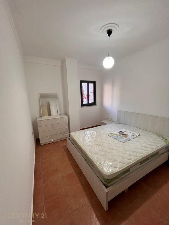 🏡 Jepet me Qira Apartament 1+1 pranë Stadiumit Dinamo