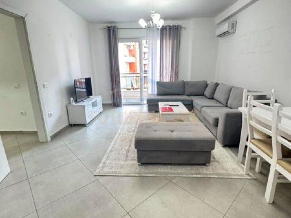Qera, Apartament 2+1+2, Vila L 2, Unaza e Re