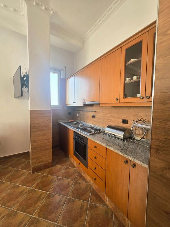 JEPET APARTAMENT ME QERA 1+1, BLLOKU I AMBASADAVE