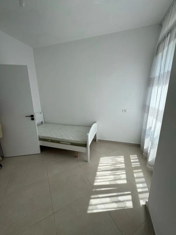 Apartament 2+1 per qera 5 Maji !