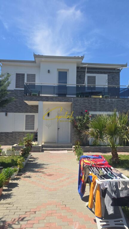 VILE PRIVATE ME QIRA 180 M2 BALDUSHK 1.500 EURO