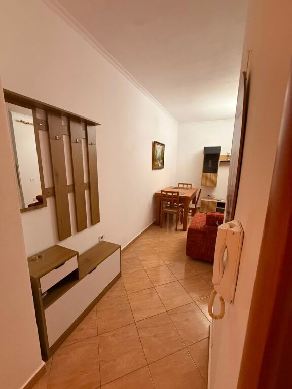 Affitto | Apartament 1 + 1 | Yzberisht | 380 €/mese