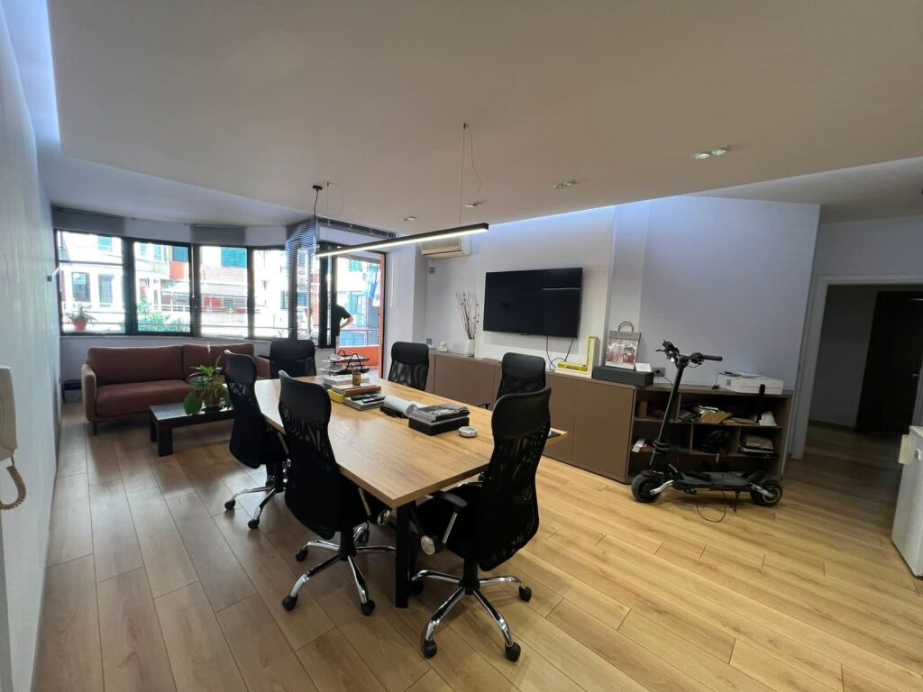 Affitto | Apartament 2 + 1 | 21 Dhjetori | 600 €/mese