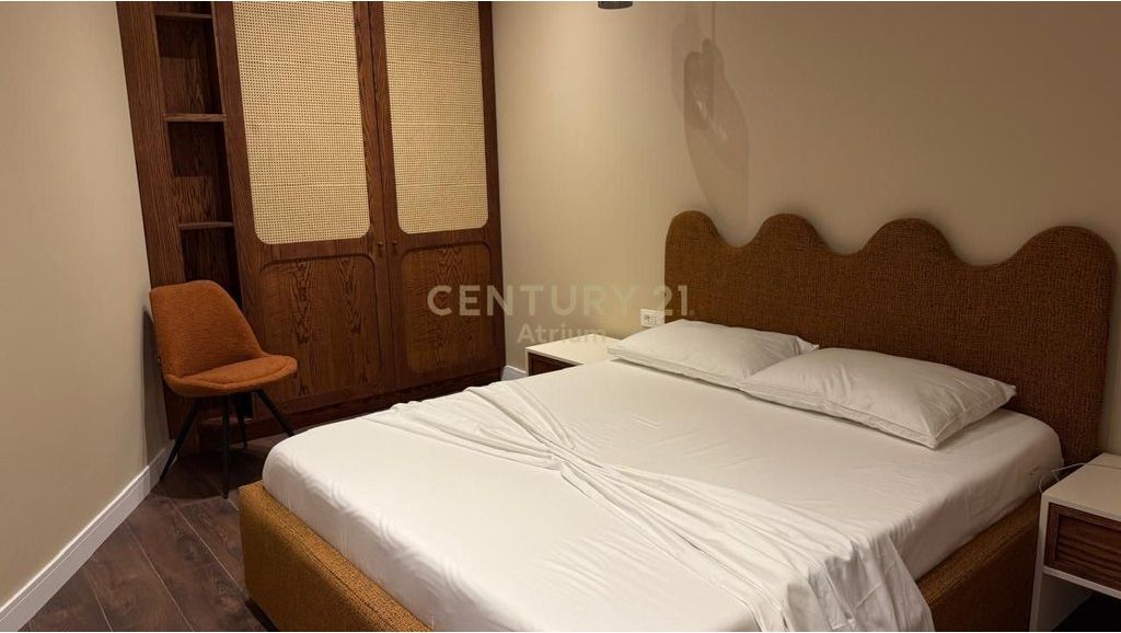 Apartment 1+1 For Rent in Pazari i Ri, Tirana - 700€