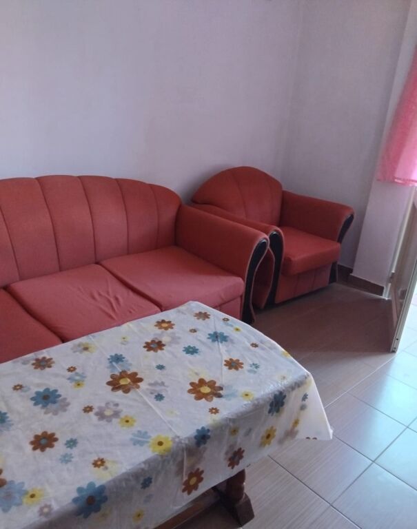 Rent | Shtëpi private 1 + 1 | Rruga Jordan Misja | 300 €/month