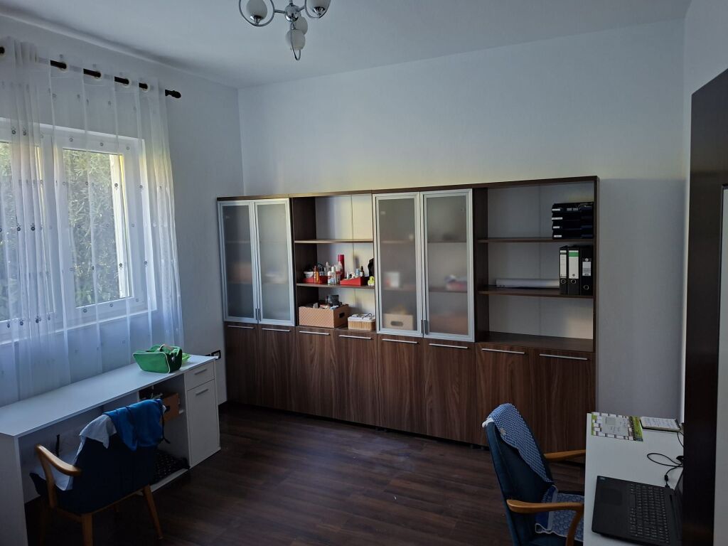 Qera | Vilë 6 + 1 | Selitë | 2200 €/muaj