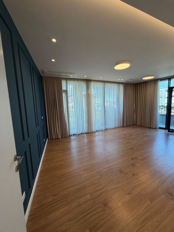 🏢 JEPET ME QIRA AMBIENT ZYRASH – LAKE VIEW
