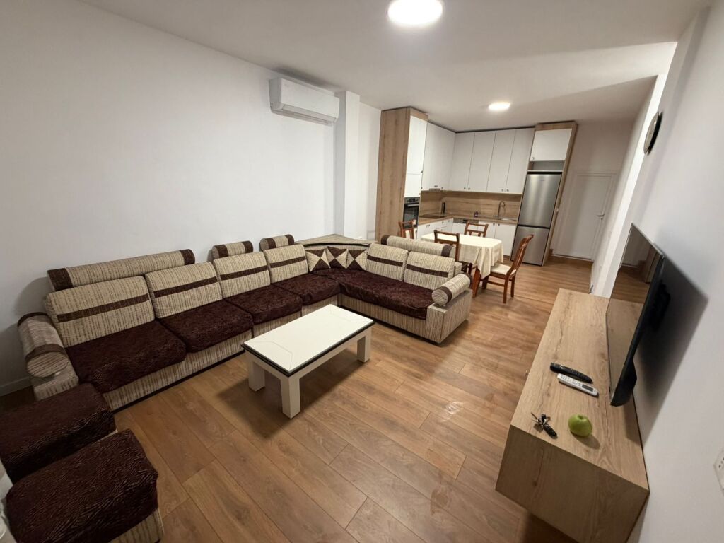 Apartament 2+1 me qira – Uzina e Autotraktorëve !